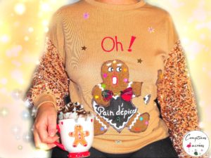 joli pull femme de noël motif pain d'épice doré